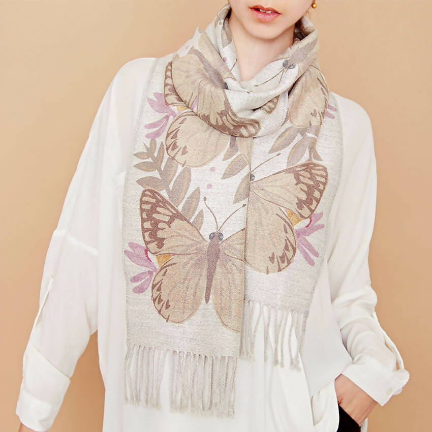 bufanda con alpaca mariposa blanca
