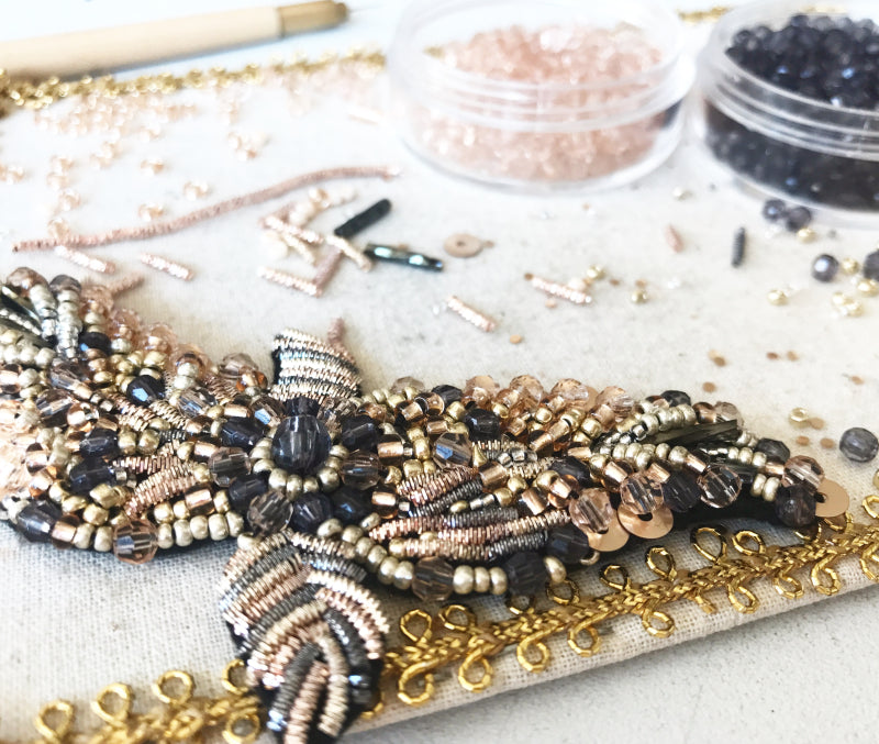 Curso de Pedrería con Calei Bordados presentado por Creado en Chile en Casas de Lo Matta