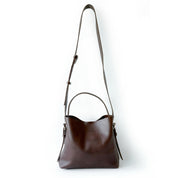 cartera-cuero-PAULA-cafe-lejos