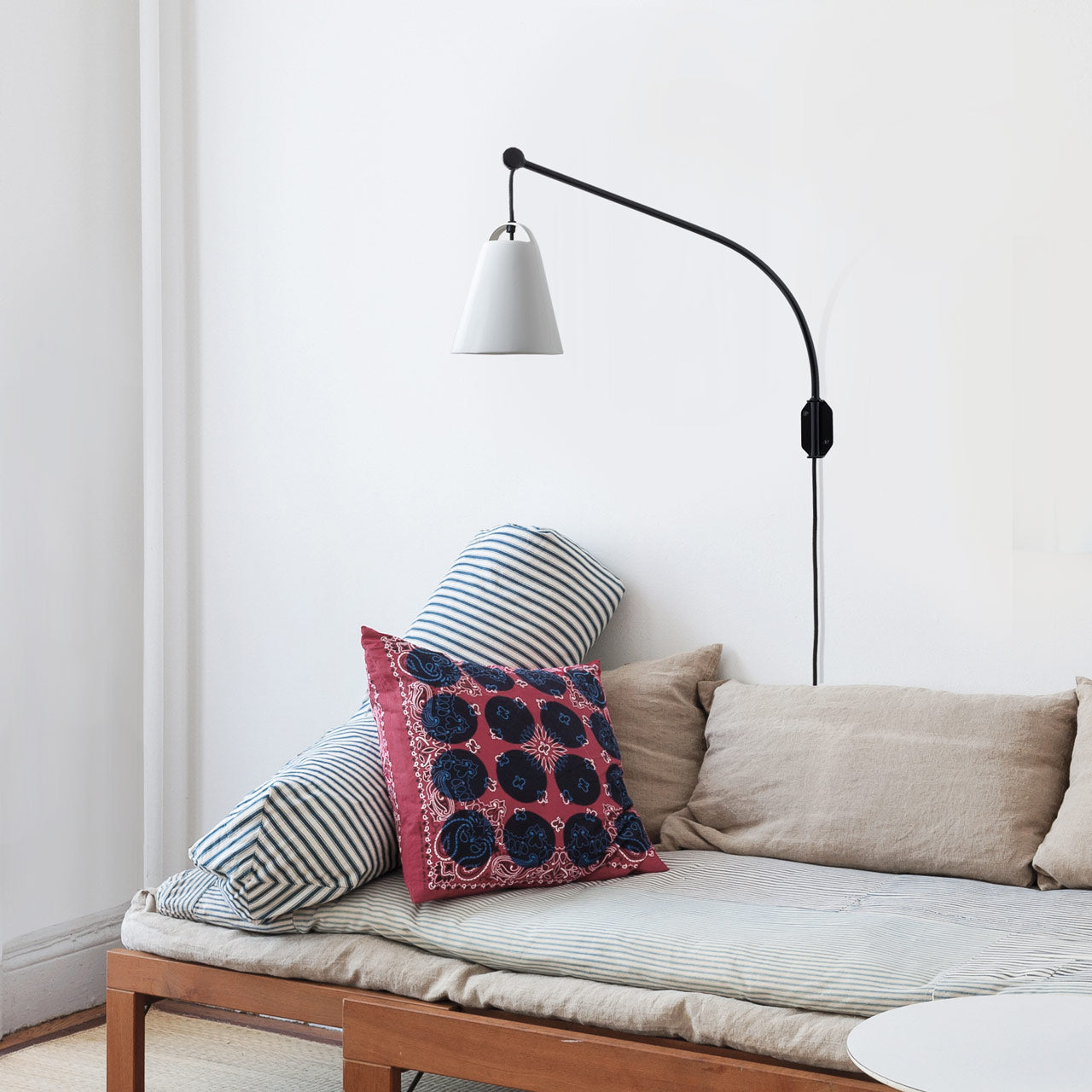 Lámpara Cencerro Cerámica de Muro Brazo Movil