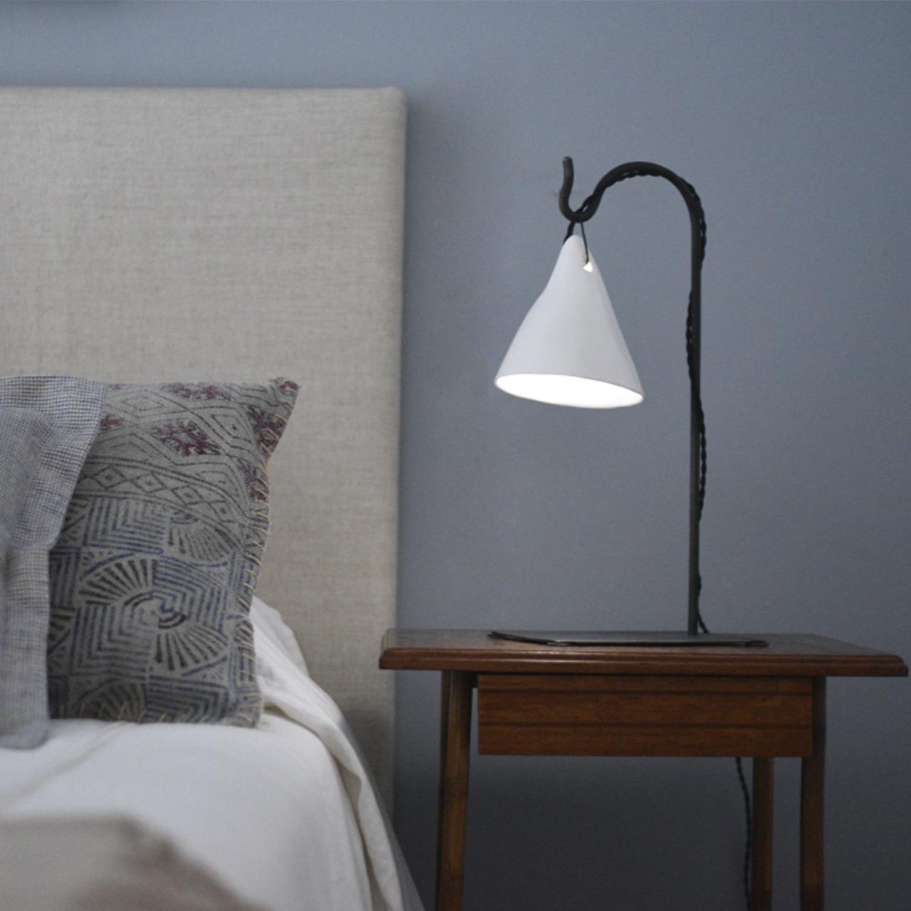 Lámpara Ruca Base Fierro Velador (50cms de alto)