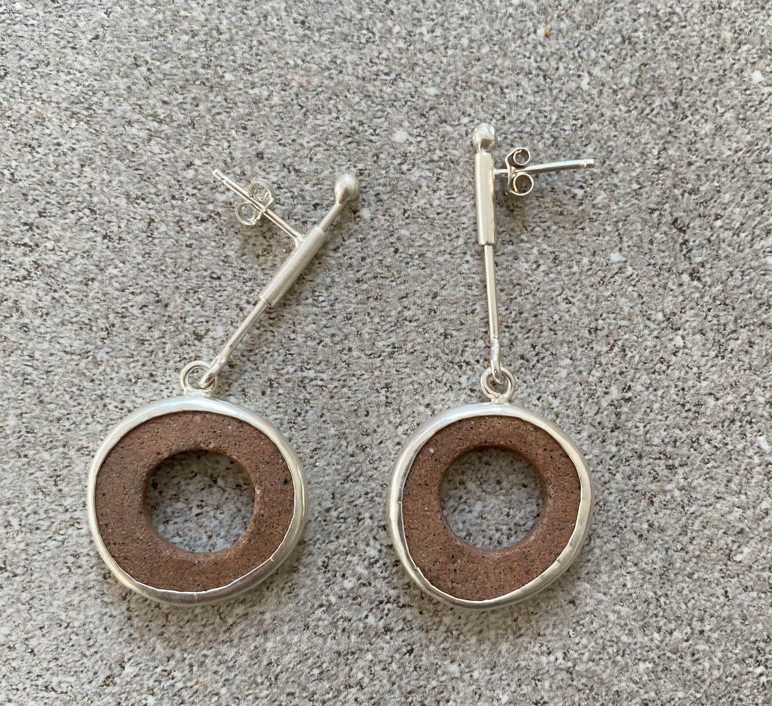 Gira Disco_Café rojizo