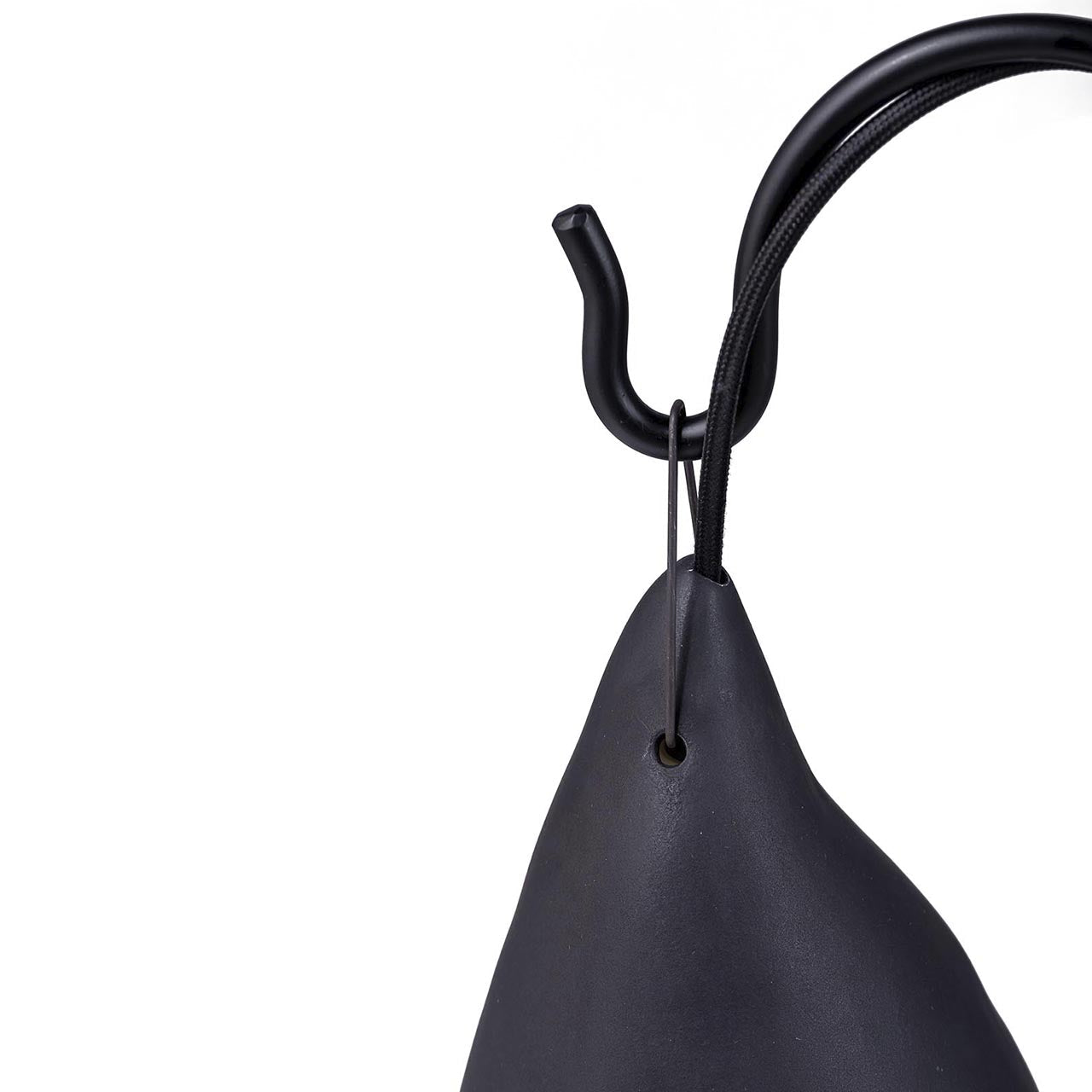 Lámpara Ruca Base Fierro Mesa (75cms de alto)