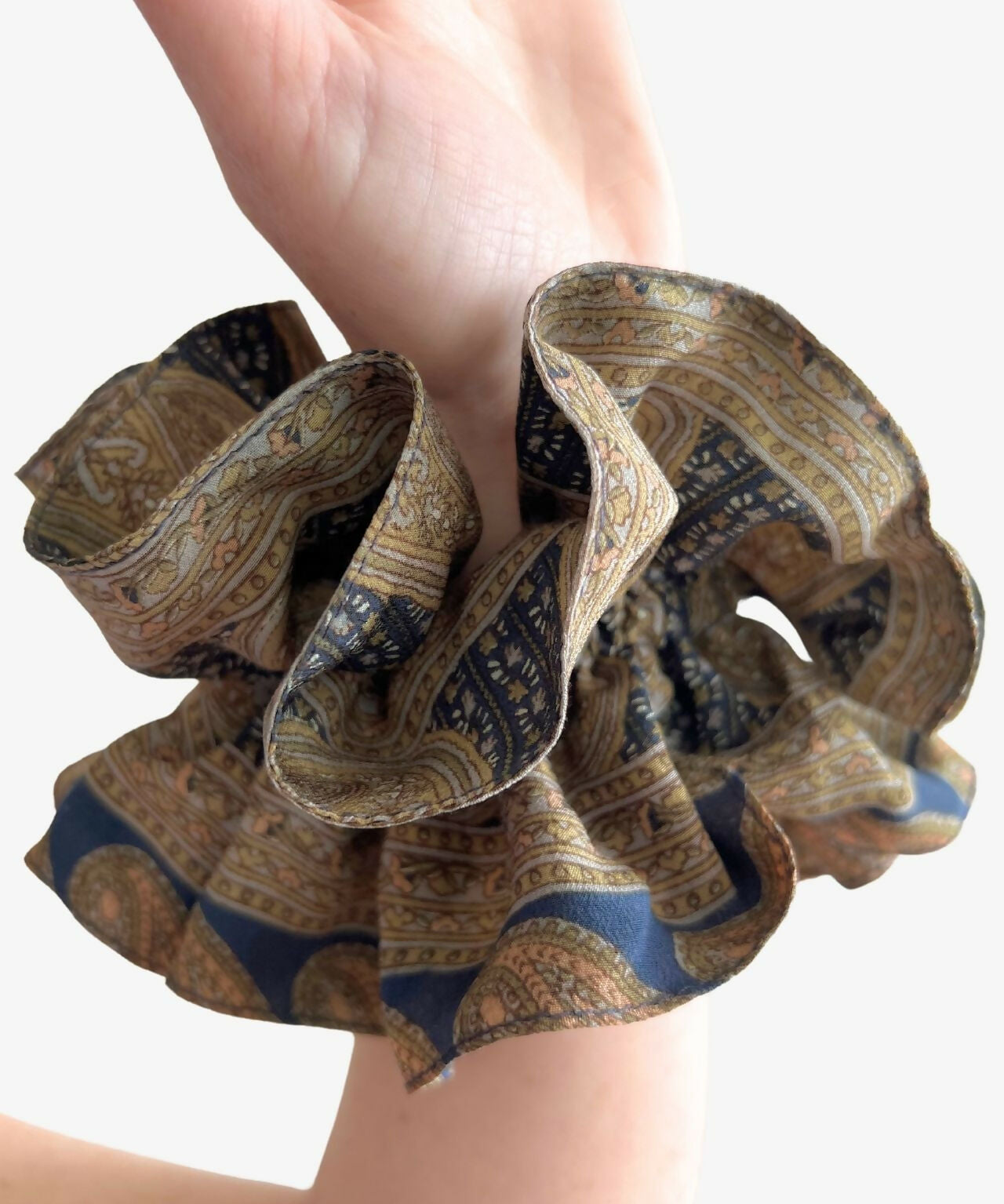 ScrunchieSedaPaulamar37