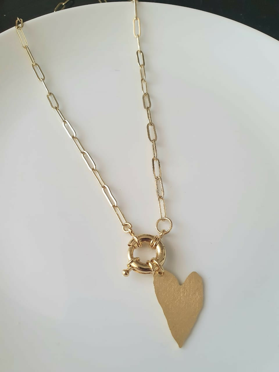 Collar eslabones con corazón baño oro