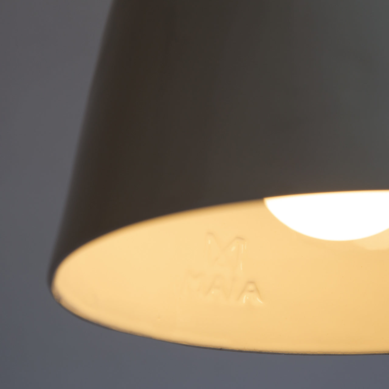 Lámpara Cencerro Cerámica de Muro Brazo Movil