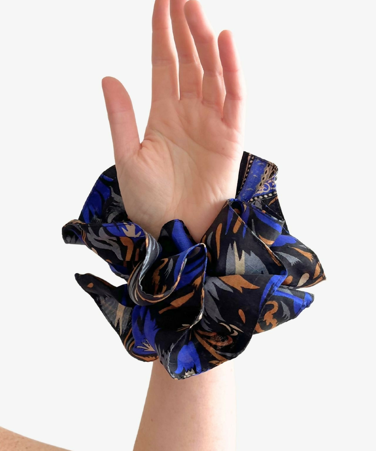 ScrunchieSedaPaulamar1