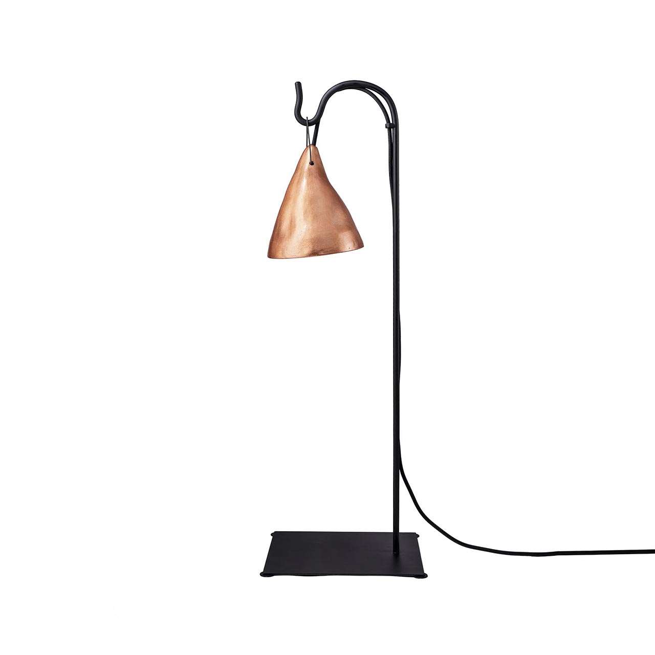 Lámpara Ruca Base Fierro Mesa (75cms de alto)