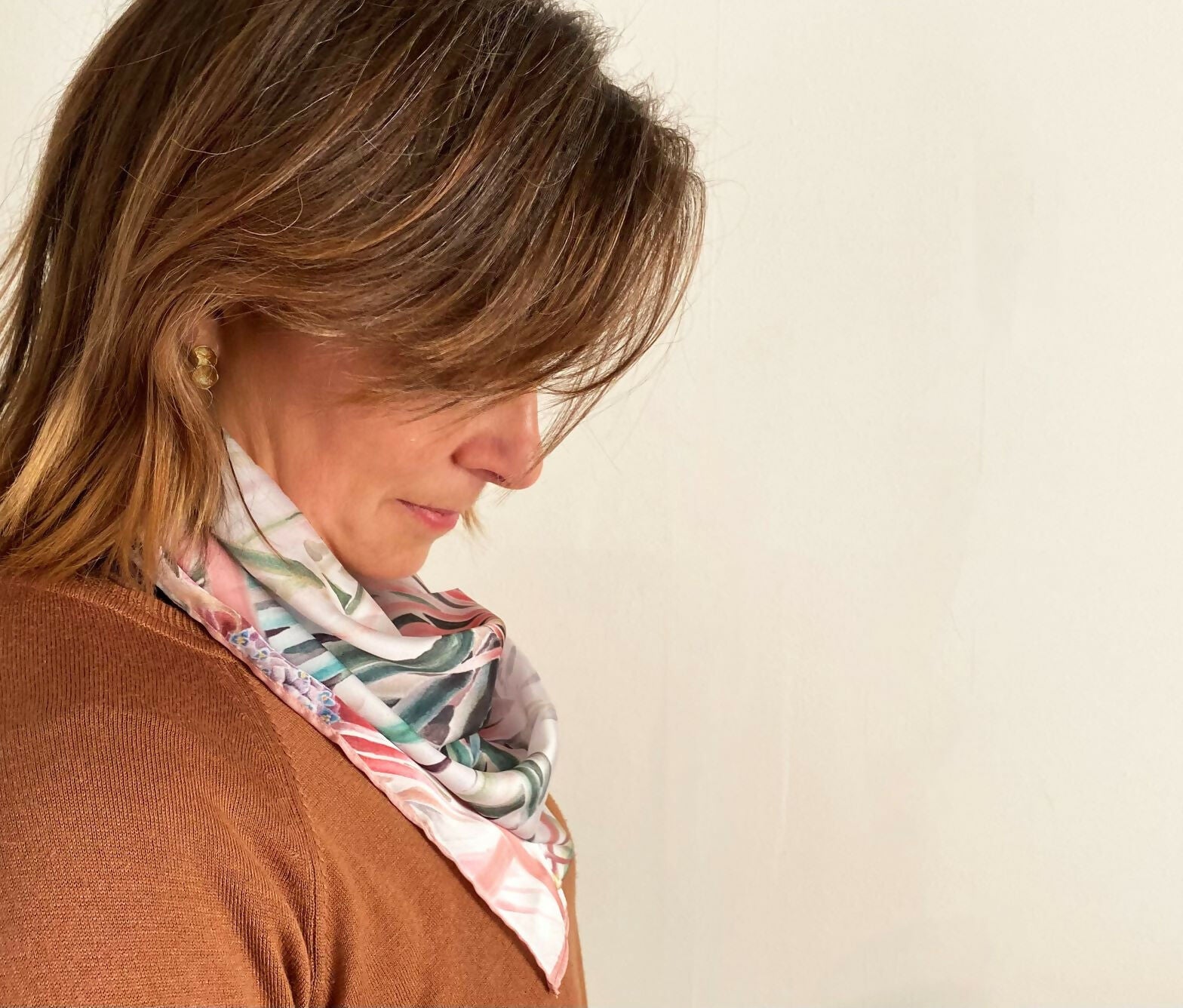 Pañuelo 60 x 60 Flor del Bigote - Creado en Chile