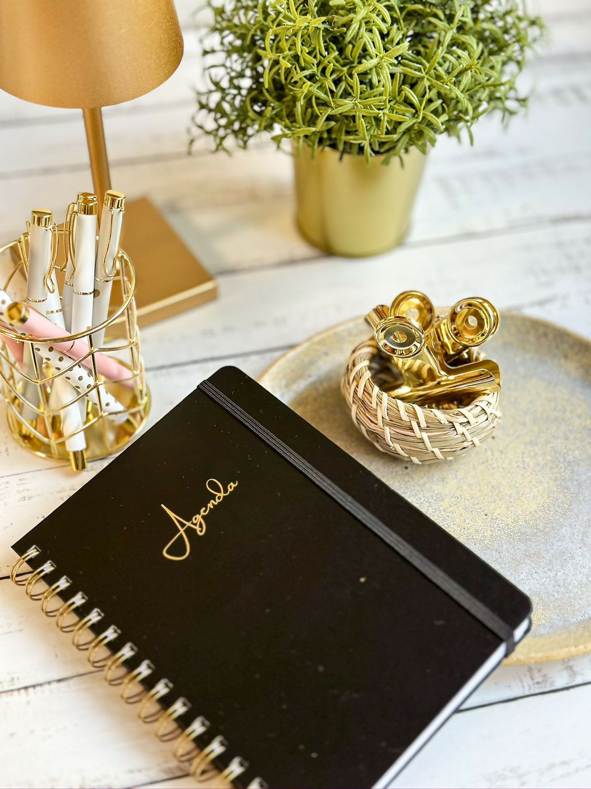 Agenda Anual con Espiral Negra