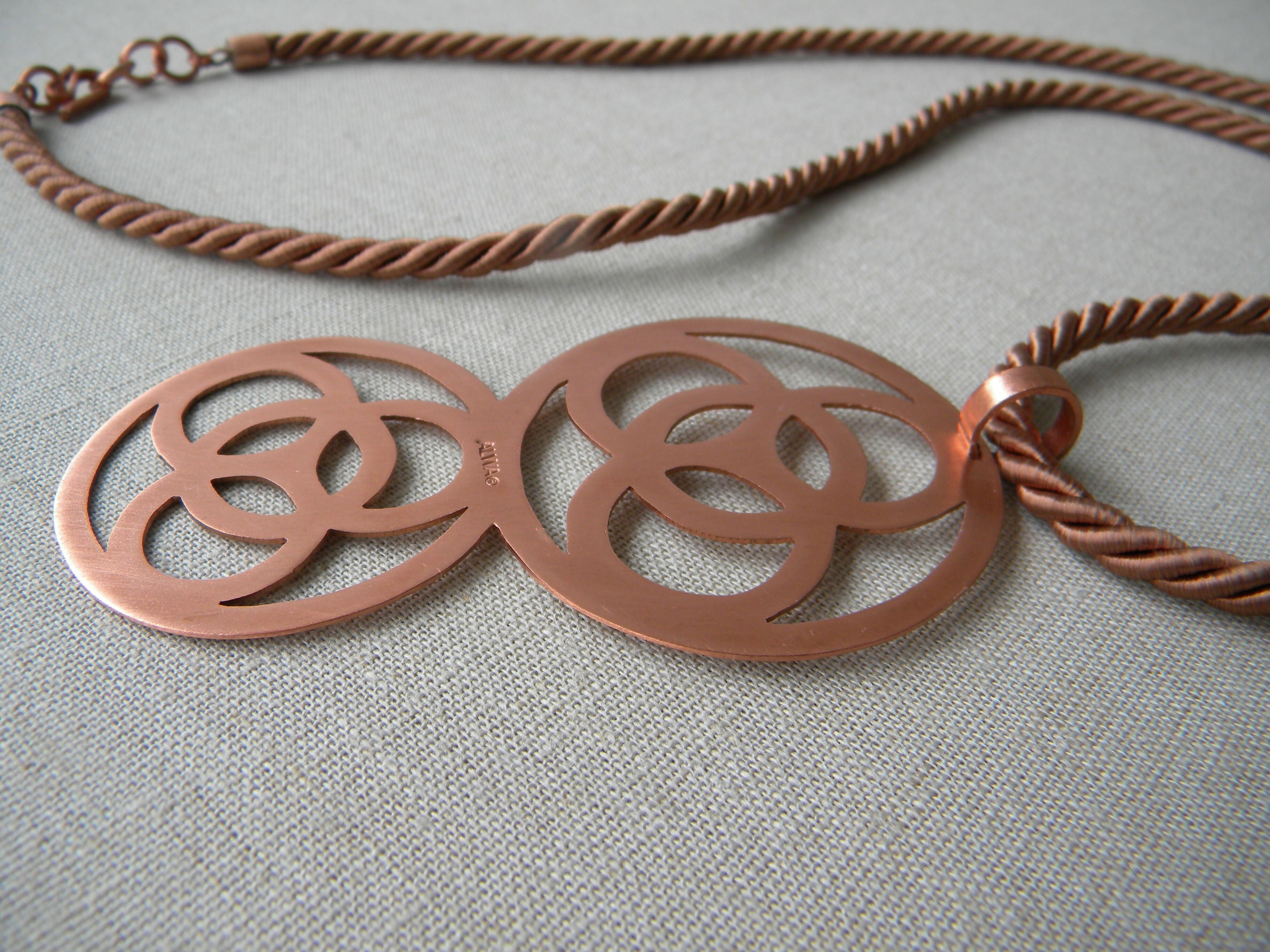 COLLAR COBRE SEDA LARGO MULTICIRCULO GRANDE