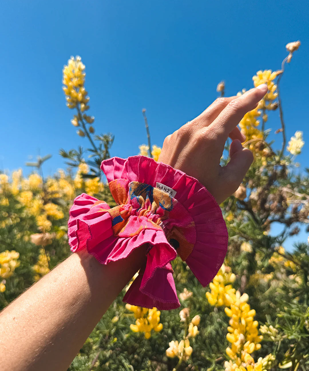 BambitaFucsiaTribalColetScrunchieMono.webp