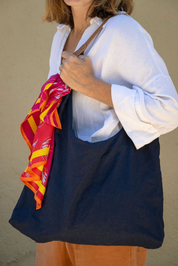 Cartera 100% lino azul marino con forro celeste y cierre