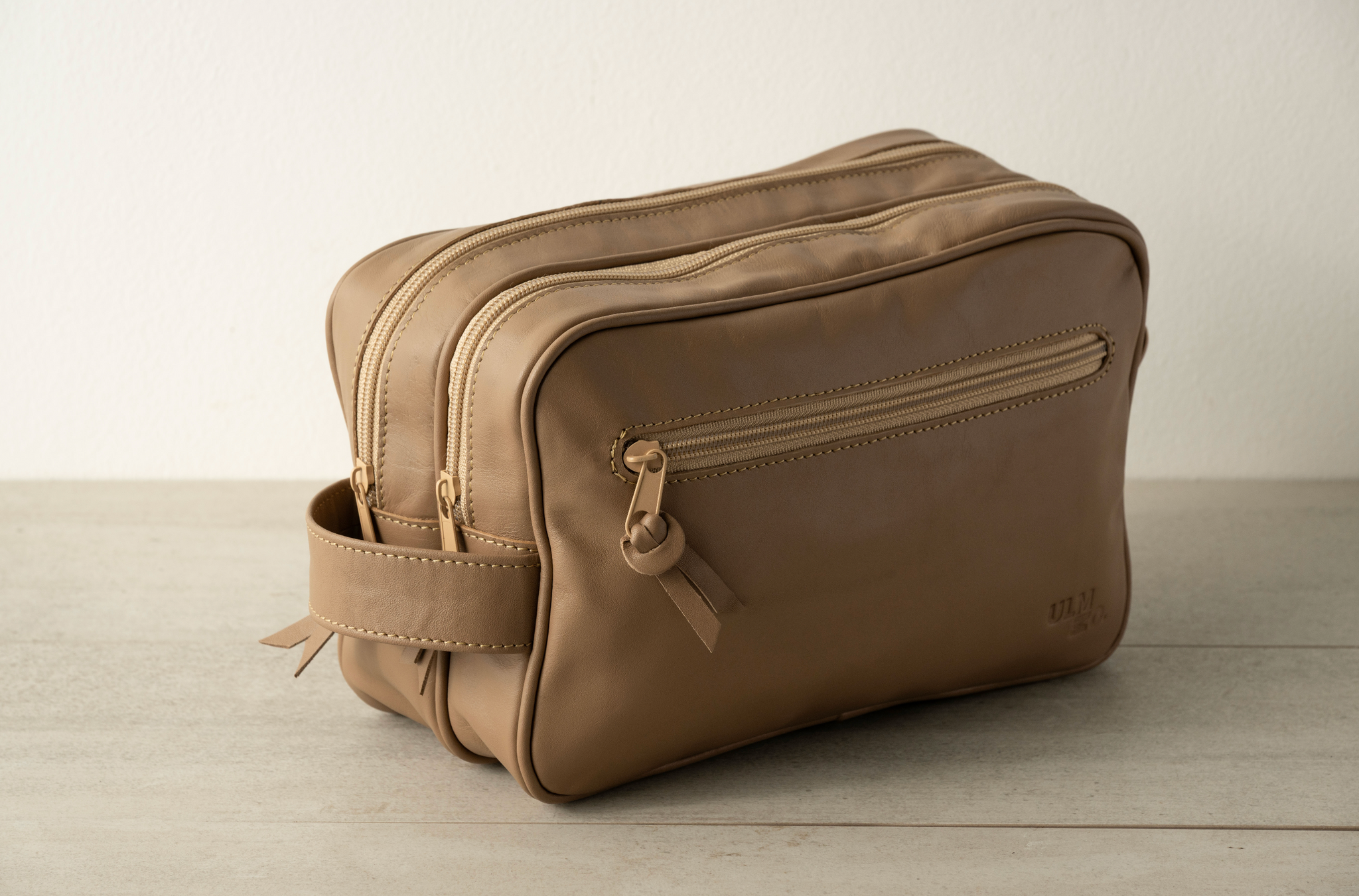 NECESER DE CUERO CAFÉ DOBLE COMPARTIMIENTO – Creado en Chile