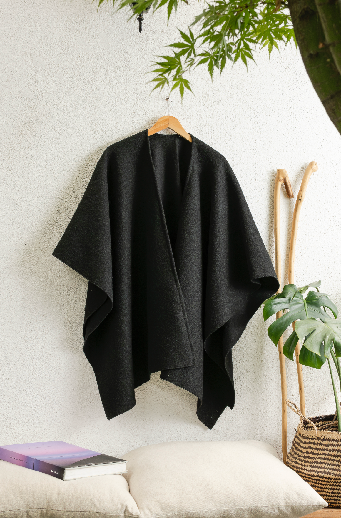 Ruana de Lana Merino Negro bouclé