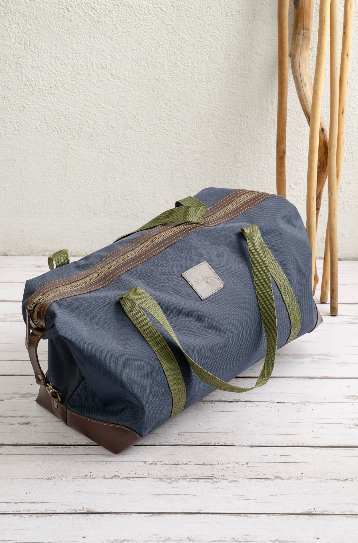 Bolso Impermeable · Azul con forro Flamencos y mangos verdes