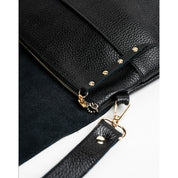 bandolera-cuero-PAZ-negro-detalle