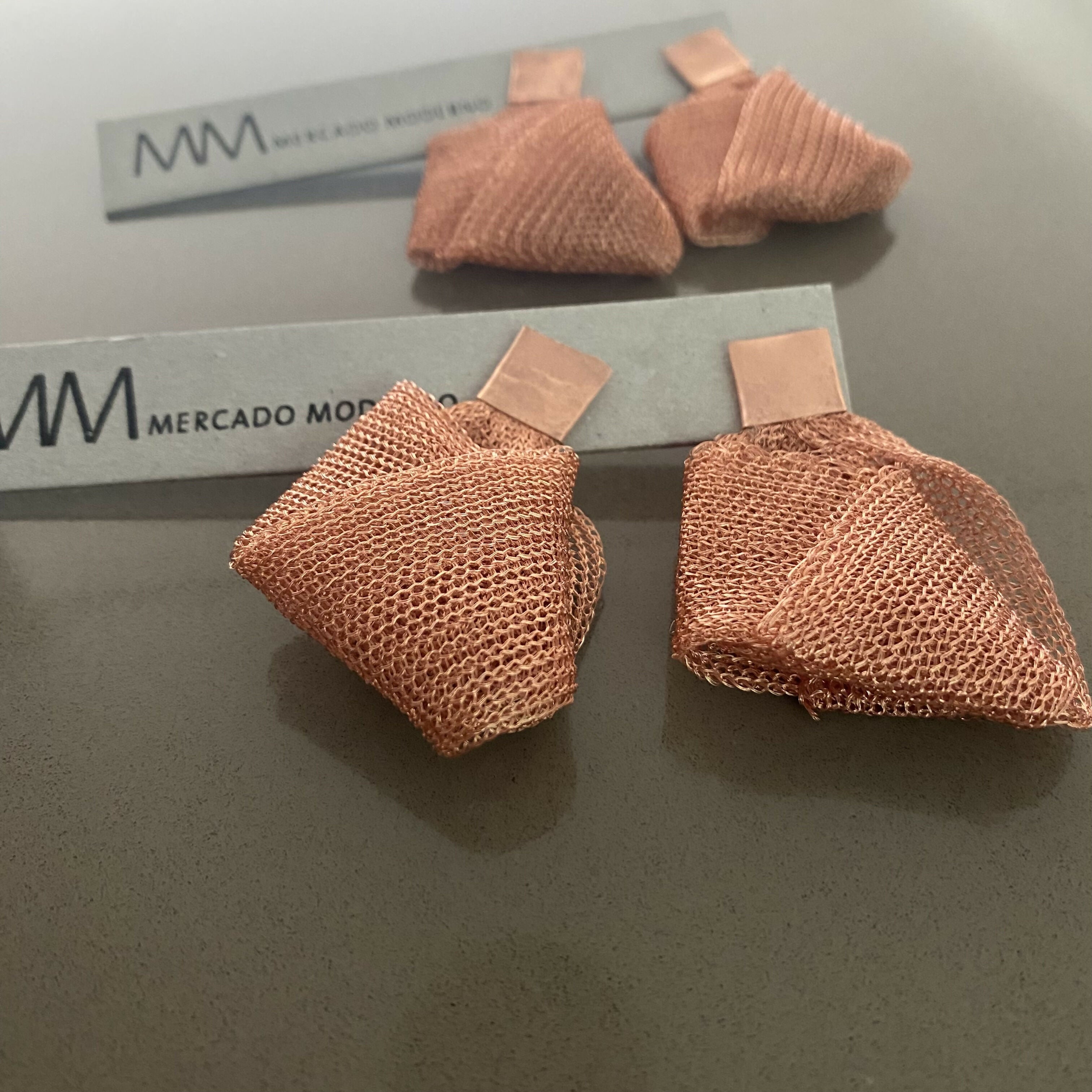 aro torcido cobre tejido