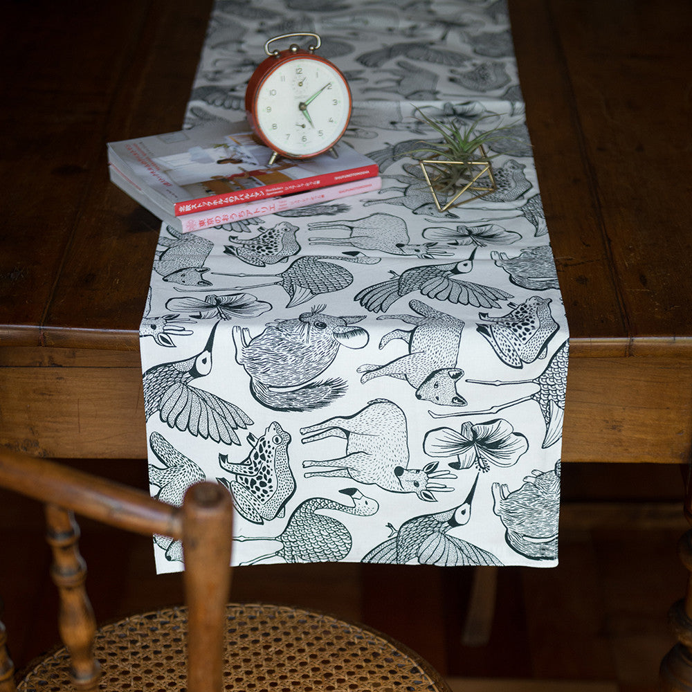 Camino de mesa Fauna de Chile - Petróleo - Hued hued