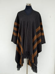 Poncho Flecos - Lana y Alpaca - Marengo con Líneas Café