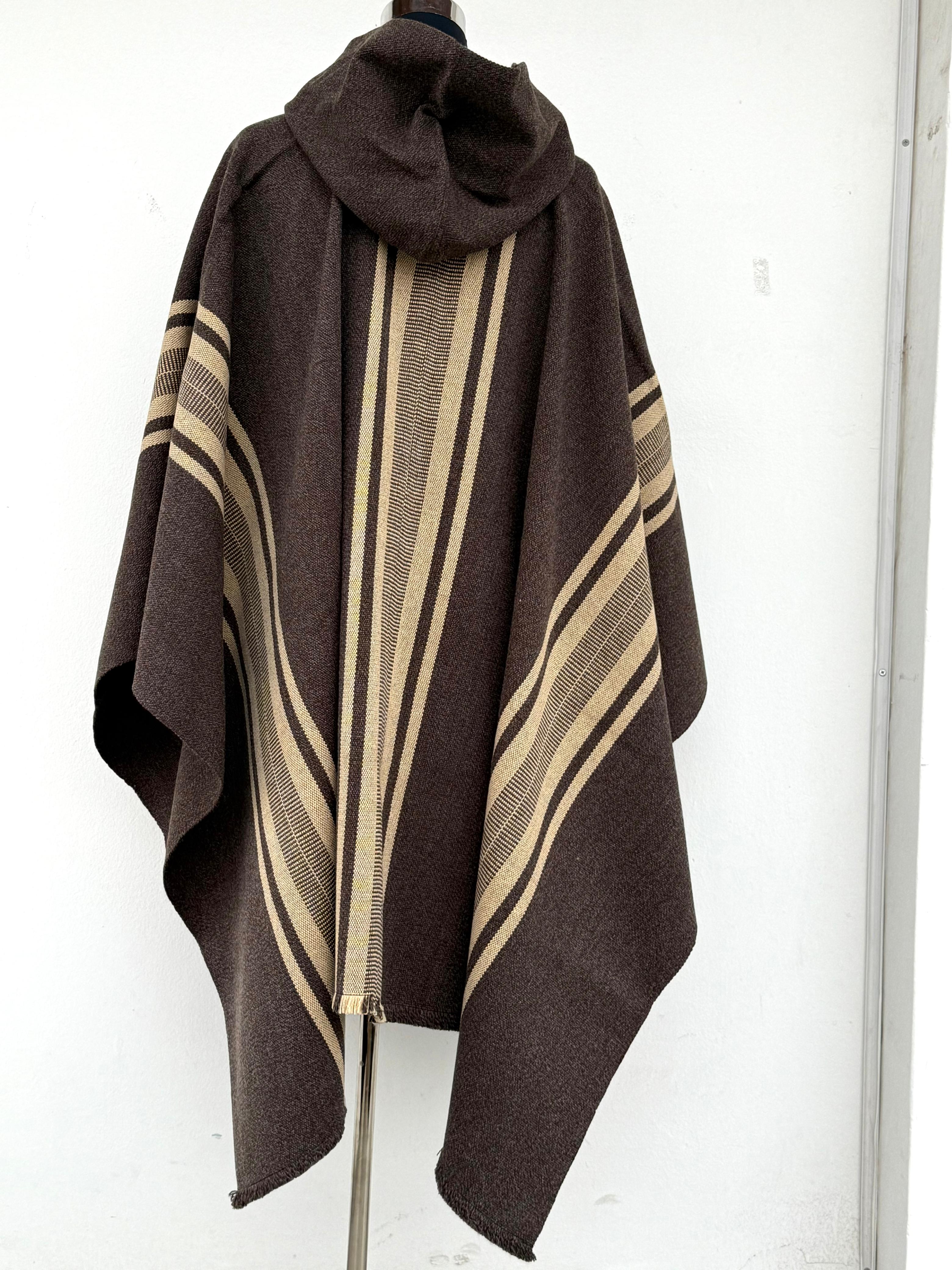 Poncho Peinecillo con Capucha -  Lana y Alpaca  - Café Moro con Beige