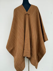 Poncho con Borde Enhuinchado  -  Lana y Alpaca  - Vicuña Jaspeado