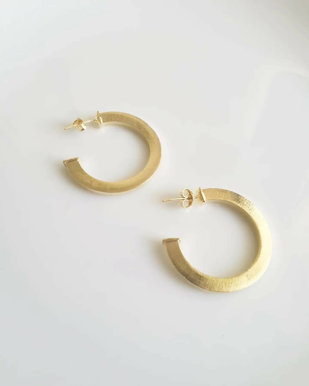 ARGOLLAS OLIMPIA DELGADA SATINADA GOLD 32MM