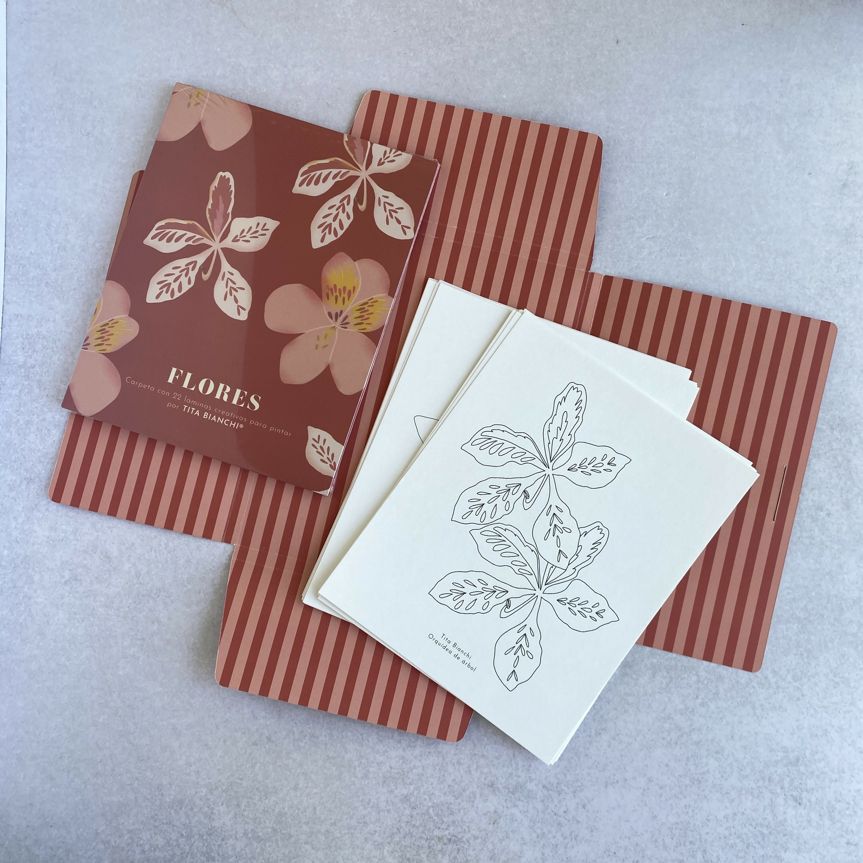 Carpeta Flores con 22 láminas para pintar