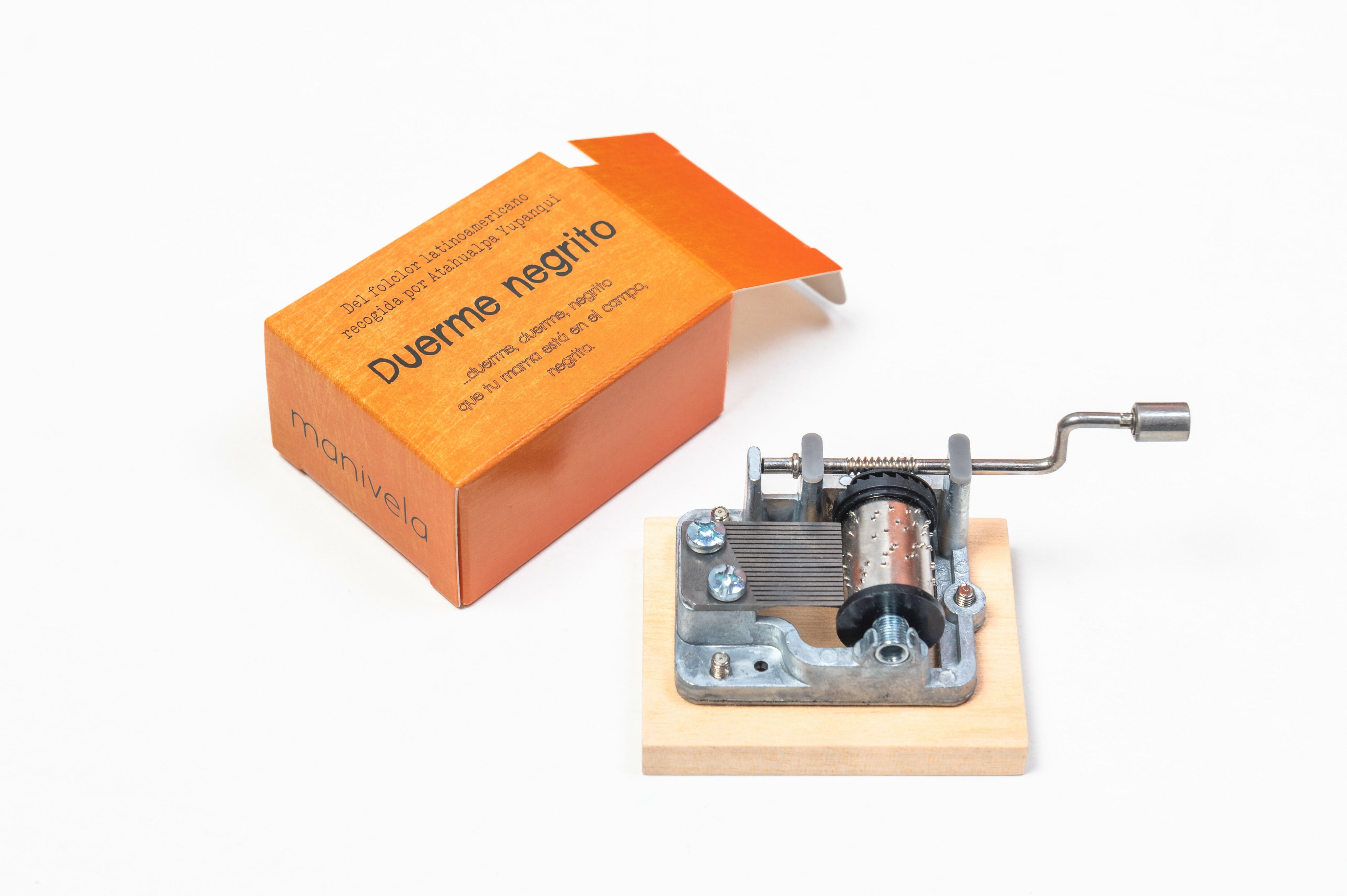 mecanismo y caja de cartón 36