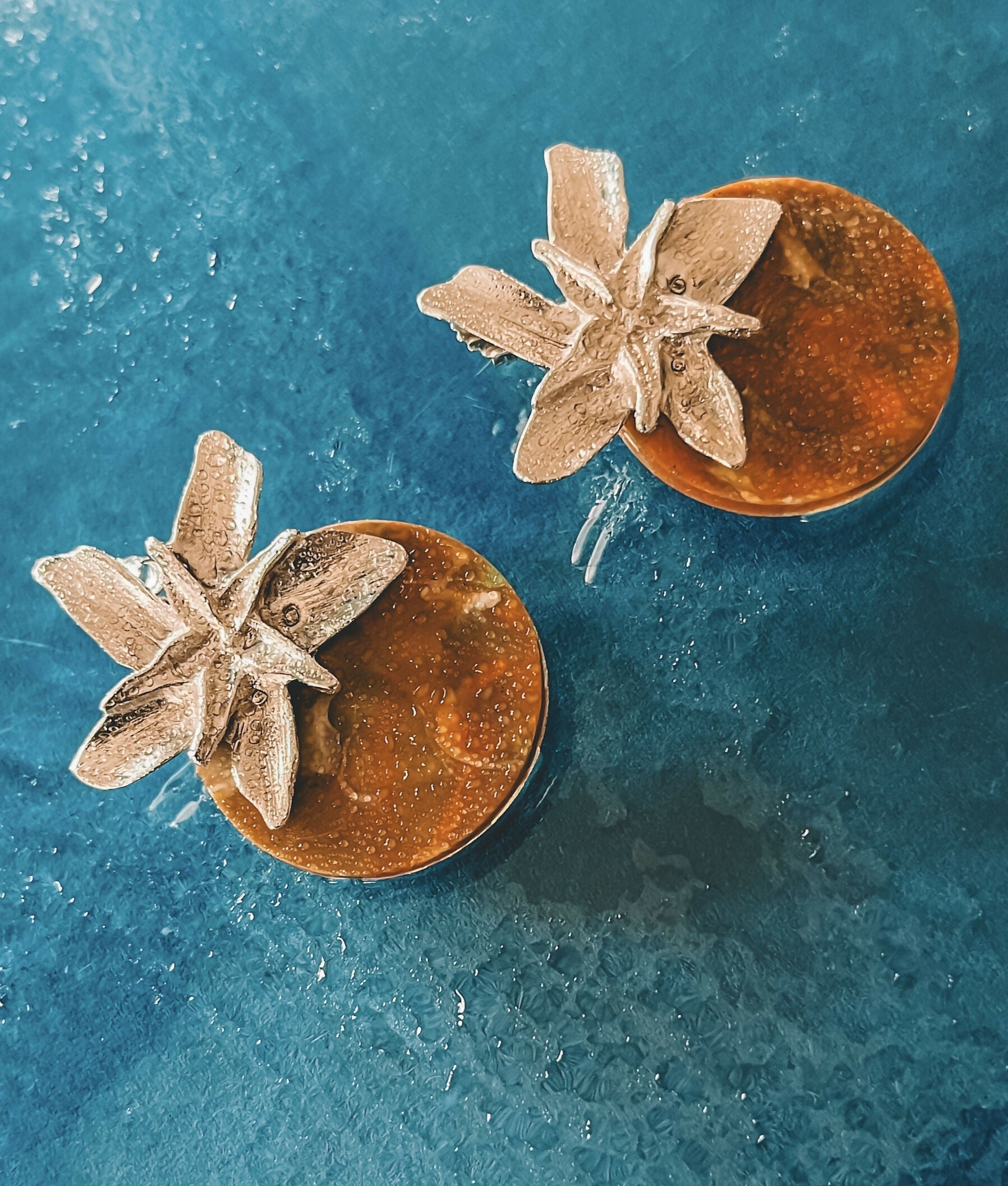 Pendientes FLORES en Plata y Tapas de plástico recicladas