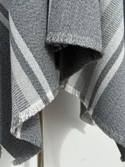 Poncho Peinecillo -  Lana y Alpaca  - Gris con Blanco