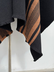 Poncho Peinecillo -  Lana y Alpaca  - Negro con Camel