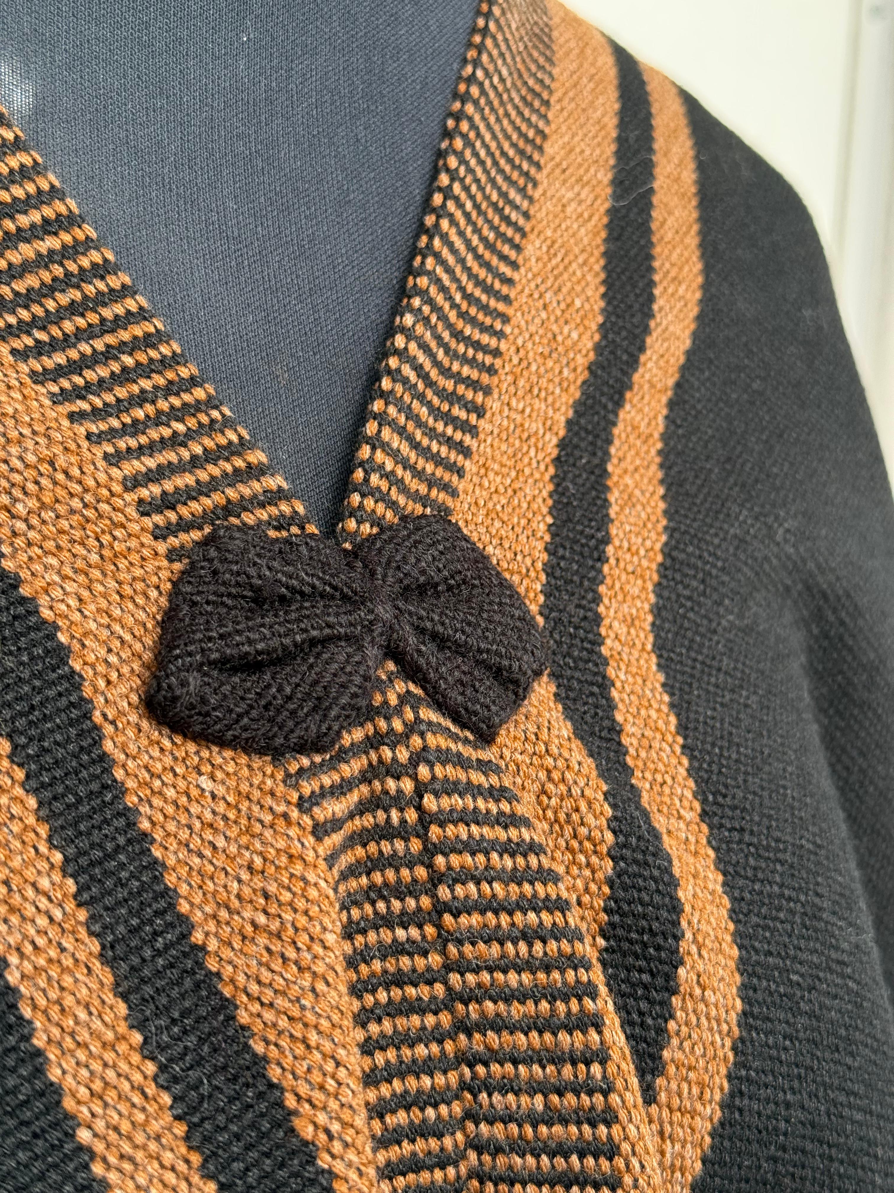 Poncho Peinecillo -  Lana y Alpaca  - Negro con Camel