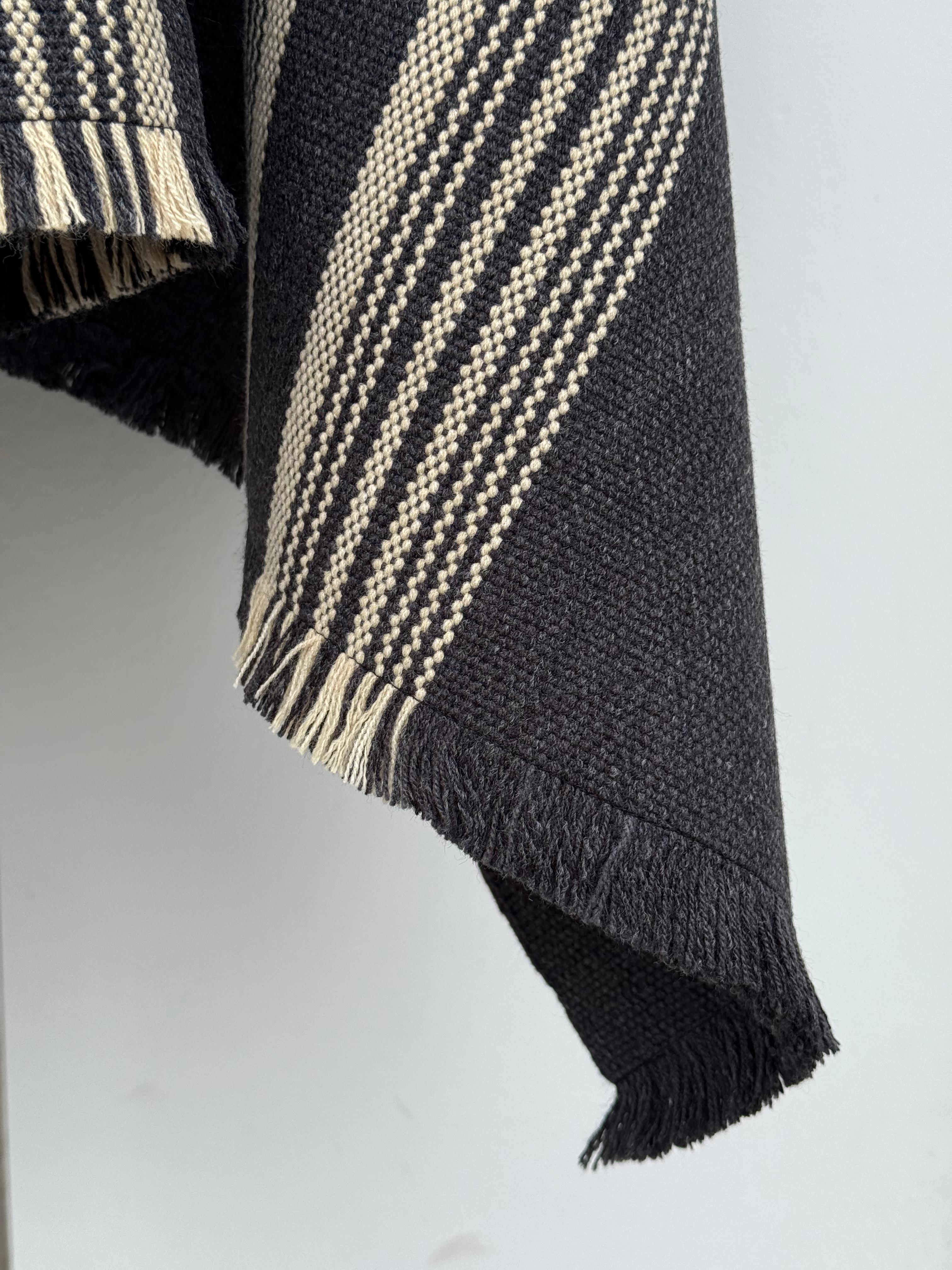 Poncho Tradicional Lana - Marengo con Líneas Crudo