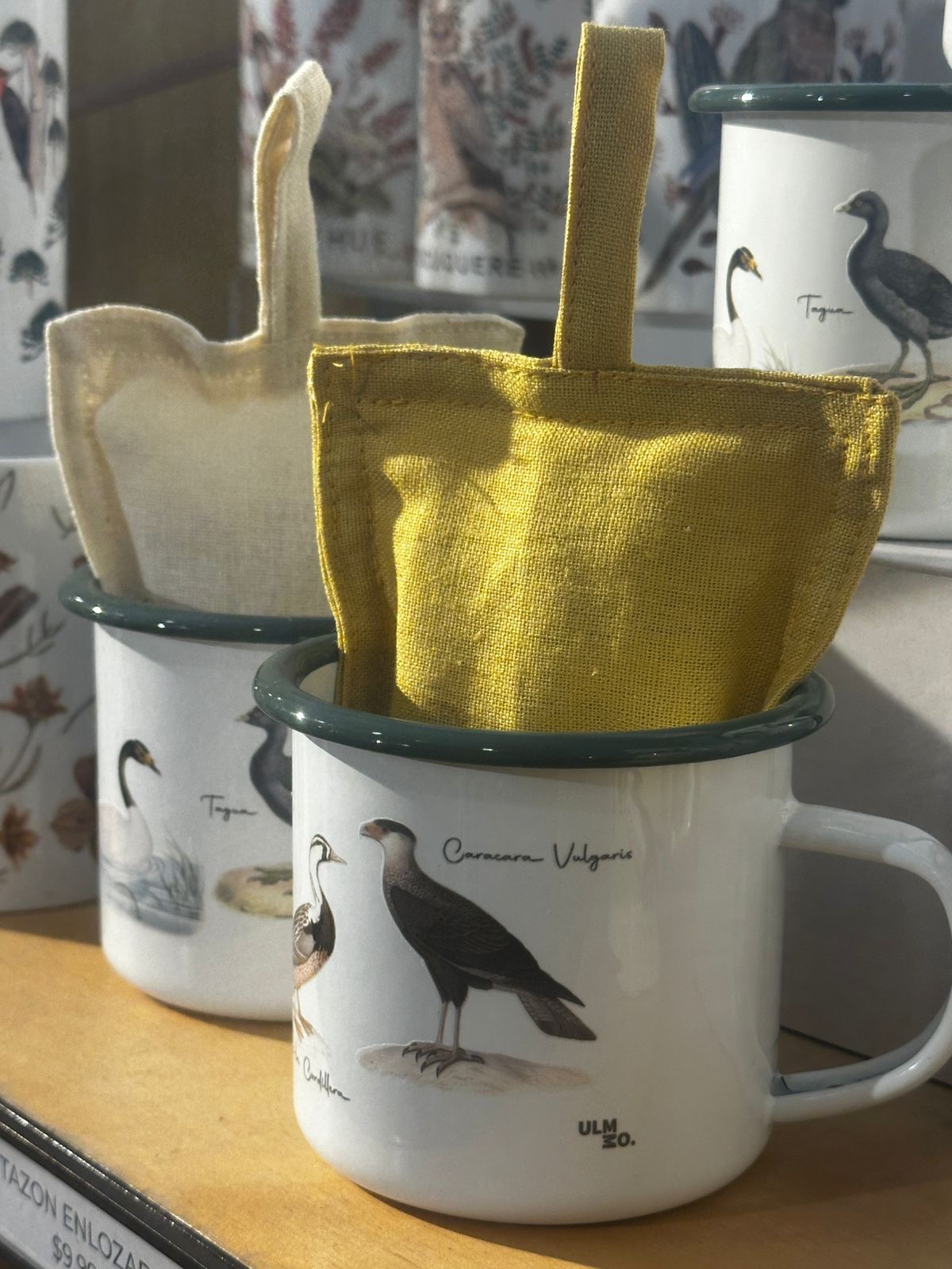 Saquito de lino color cúrcuma relleno con semillas de lavanda