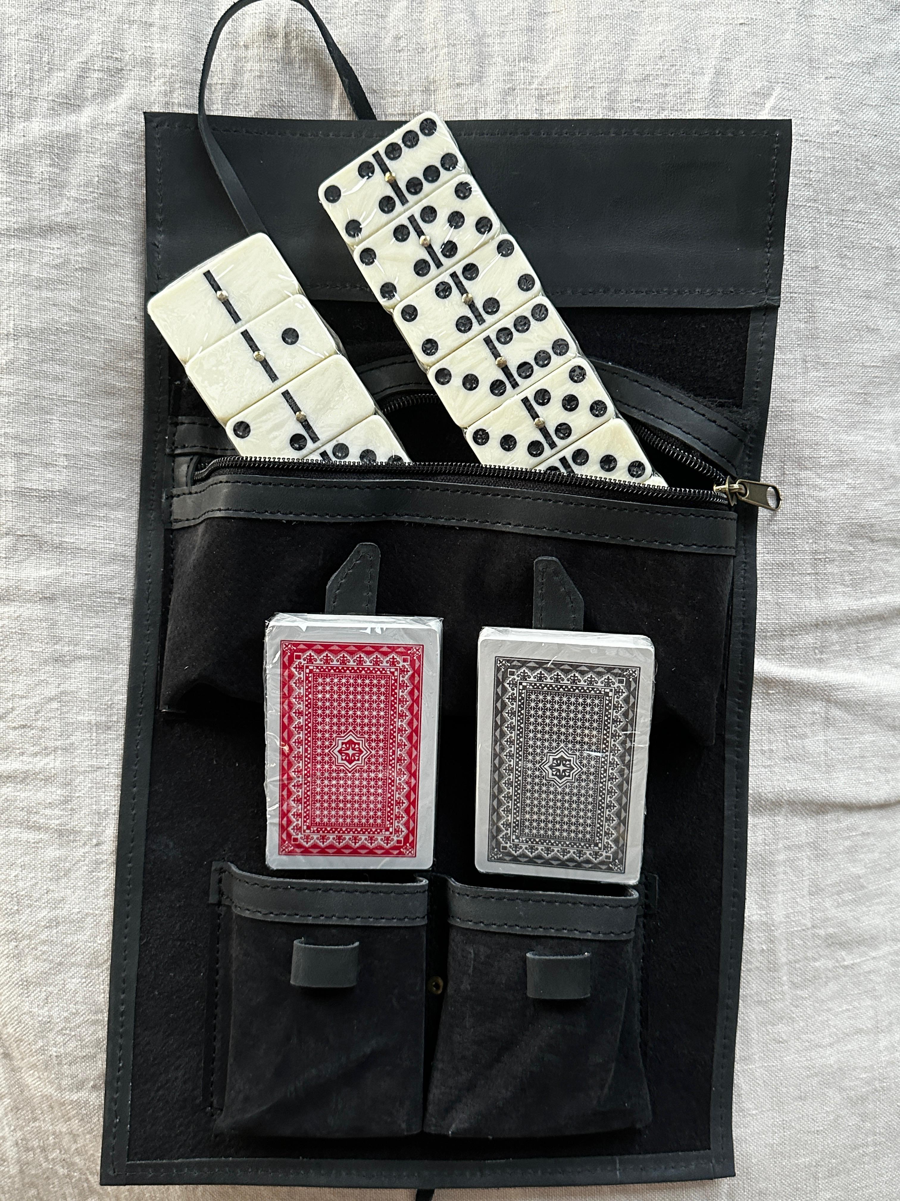 Juego de Cartas y Dominó Aysén - Cuero Carpincho Negro