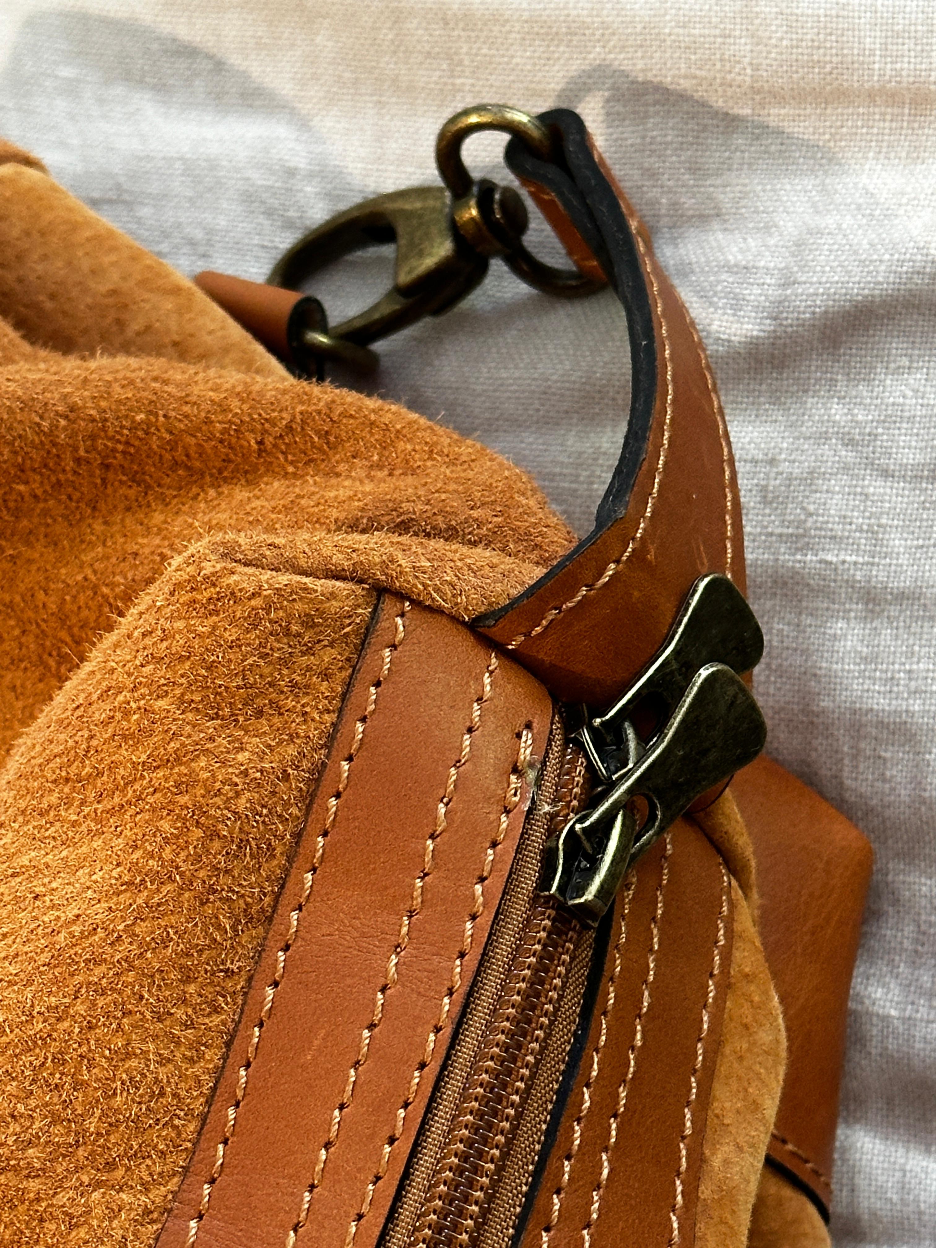 Bolso Baker Tostado - Cuero Carpincho