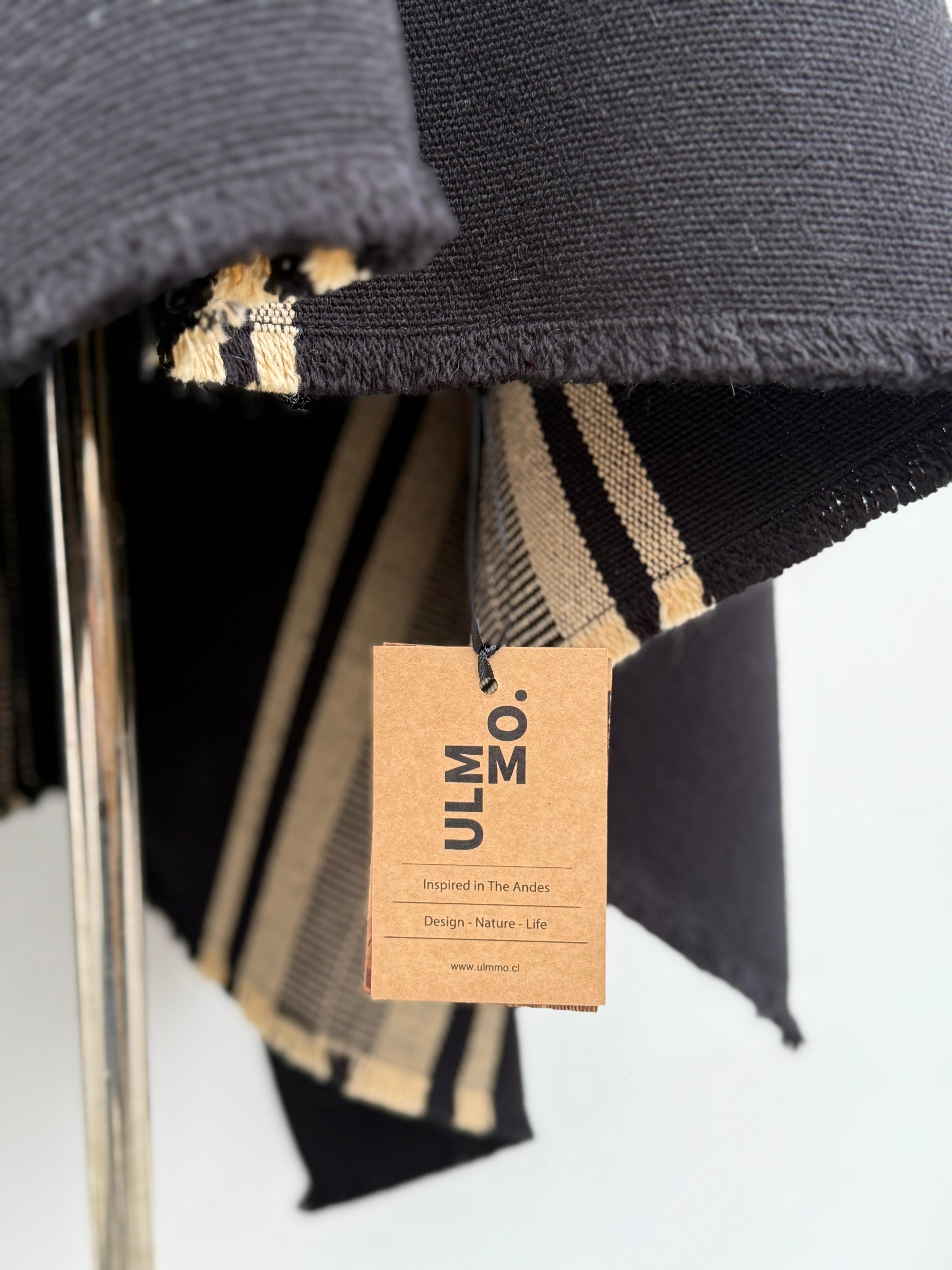 Poncho Peinecillo con Capucha -  Lana y Alpaca  - Negro con Beige