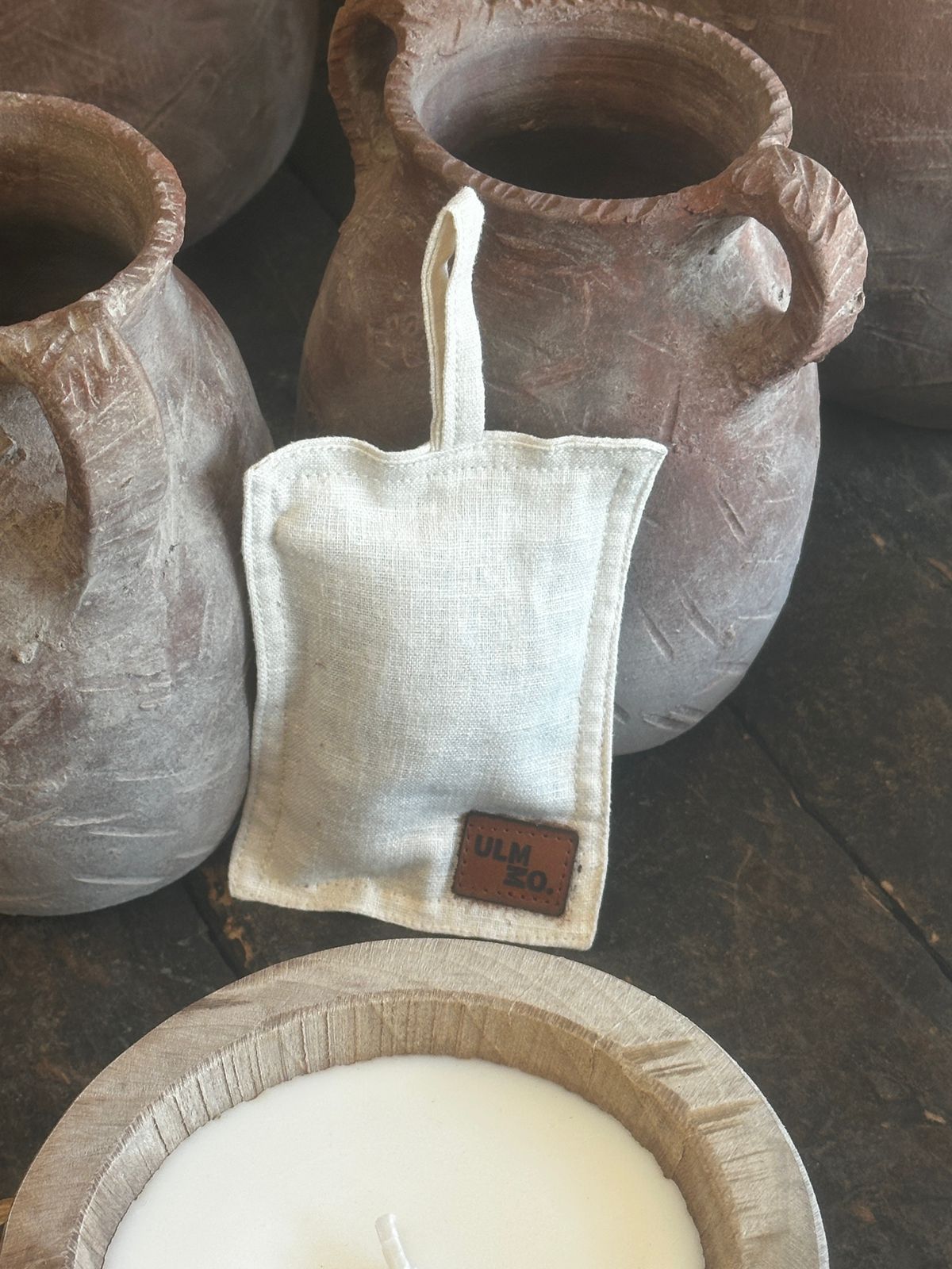 Saquito de lino color crudo relleno con semillas de lavanda