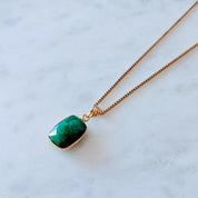 Collar Esmeralda rectangular bañado en oro