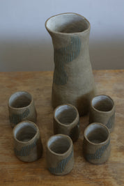 Jarro con Vasitos Engobe Azul