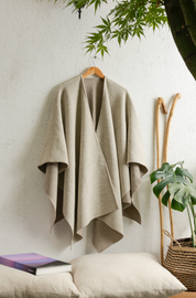Ruana de Lana Merino  Beige Claro bouclé