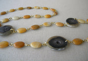 Collar largo ágatas ocre cuerno negro
