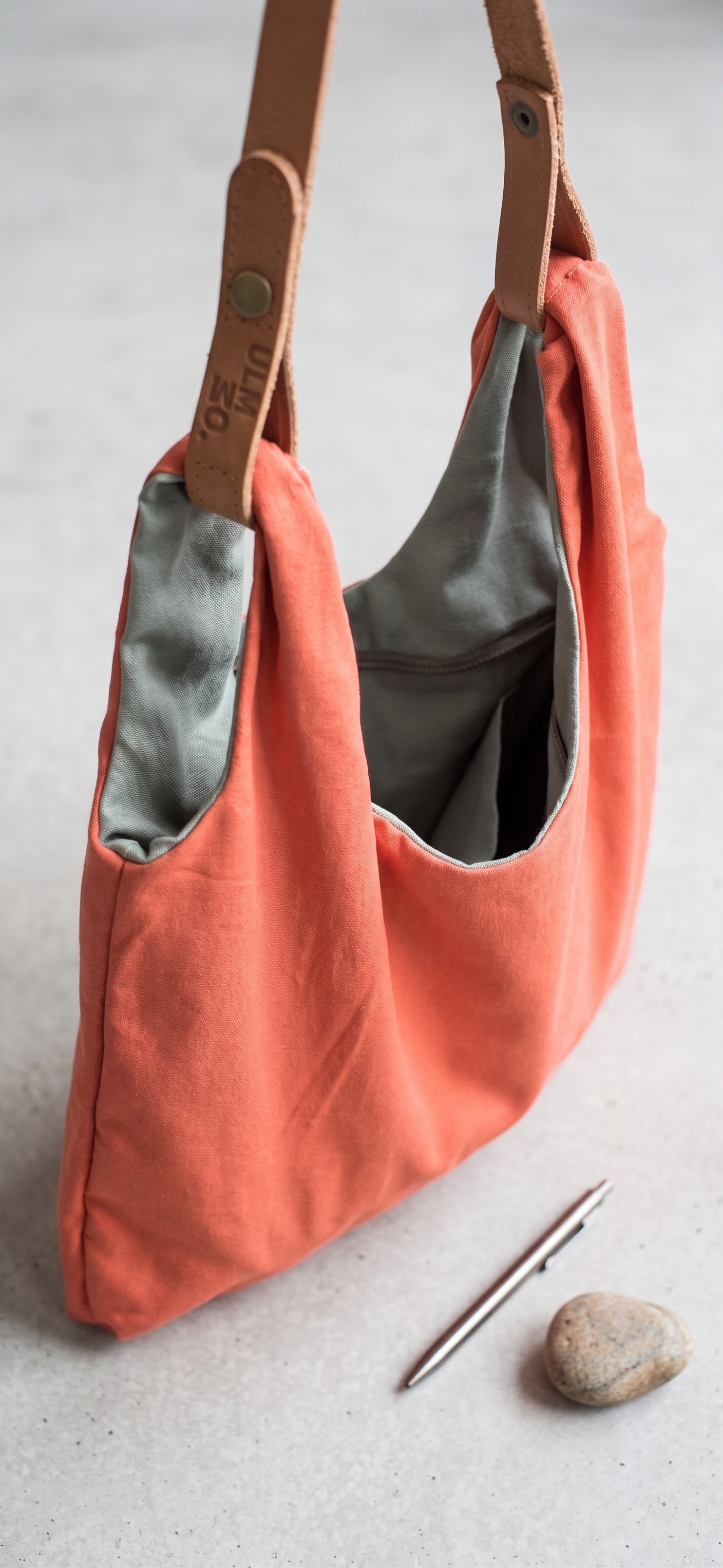 Cartera 100% lino Sandia con forro gris y cierre