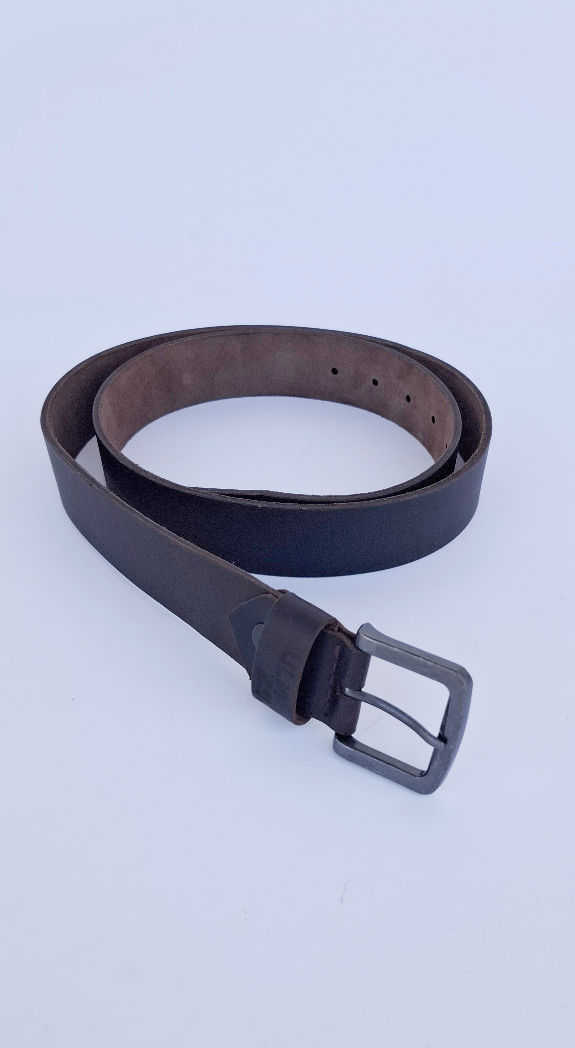 Cinturón ULMMO 100% Cuero Graso – Hecho a Mano en Chile