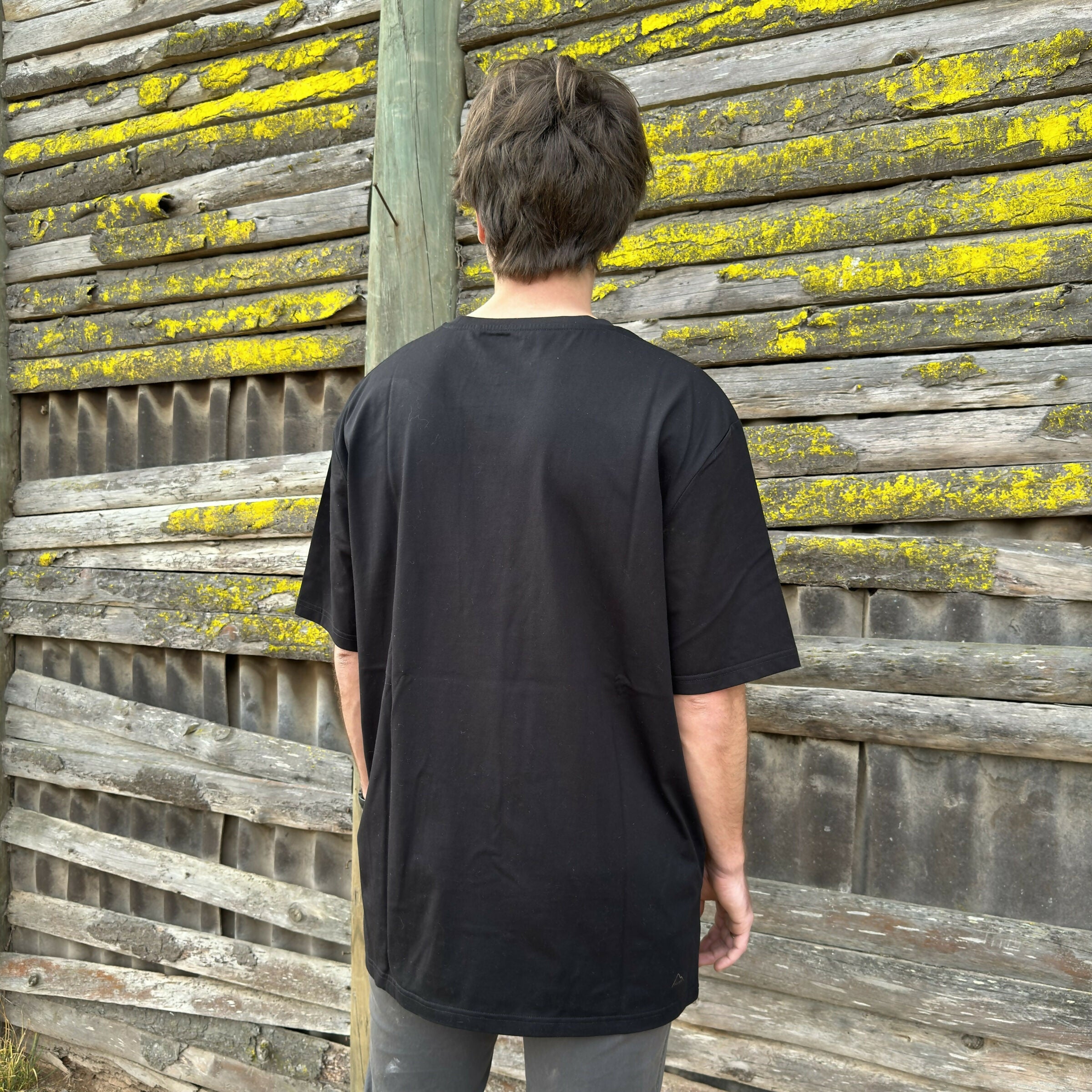 polera mc austral negra