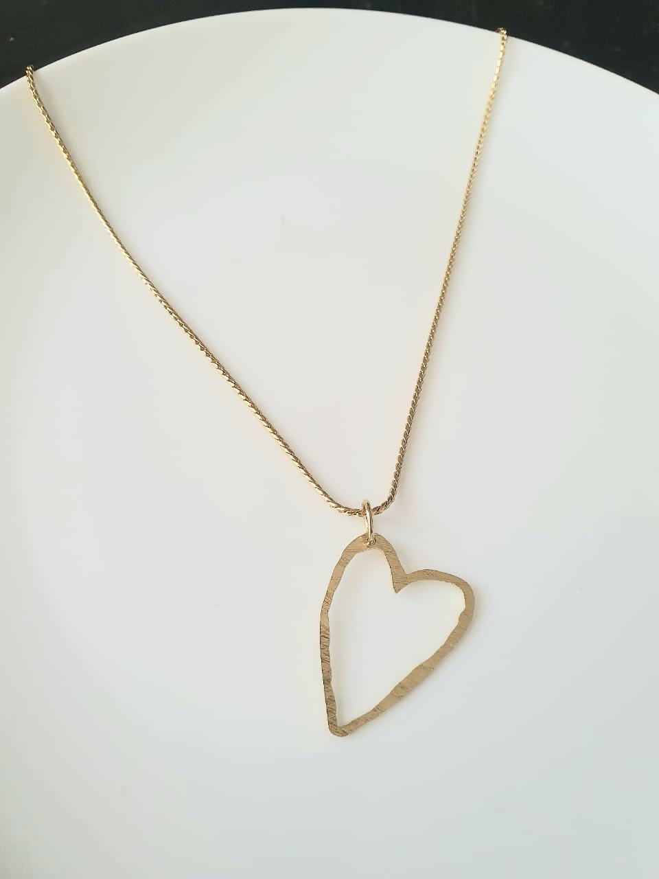 Cadena con corazón borde baño oro