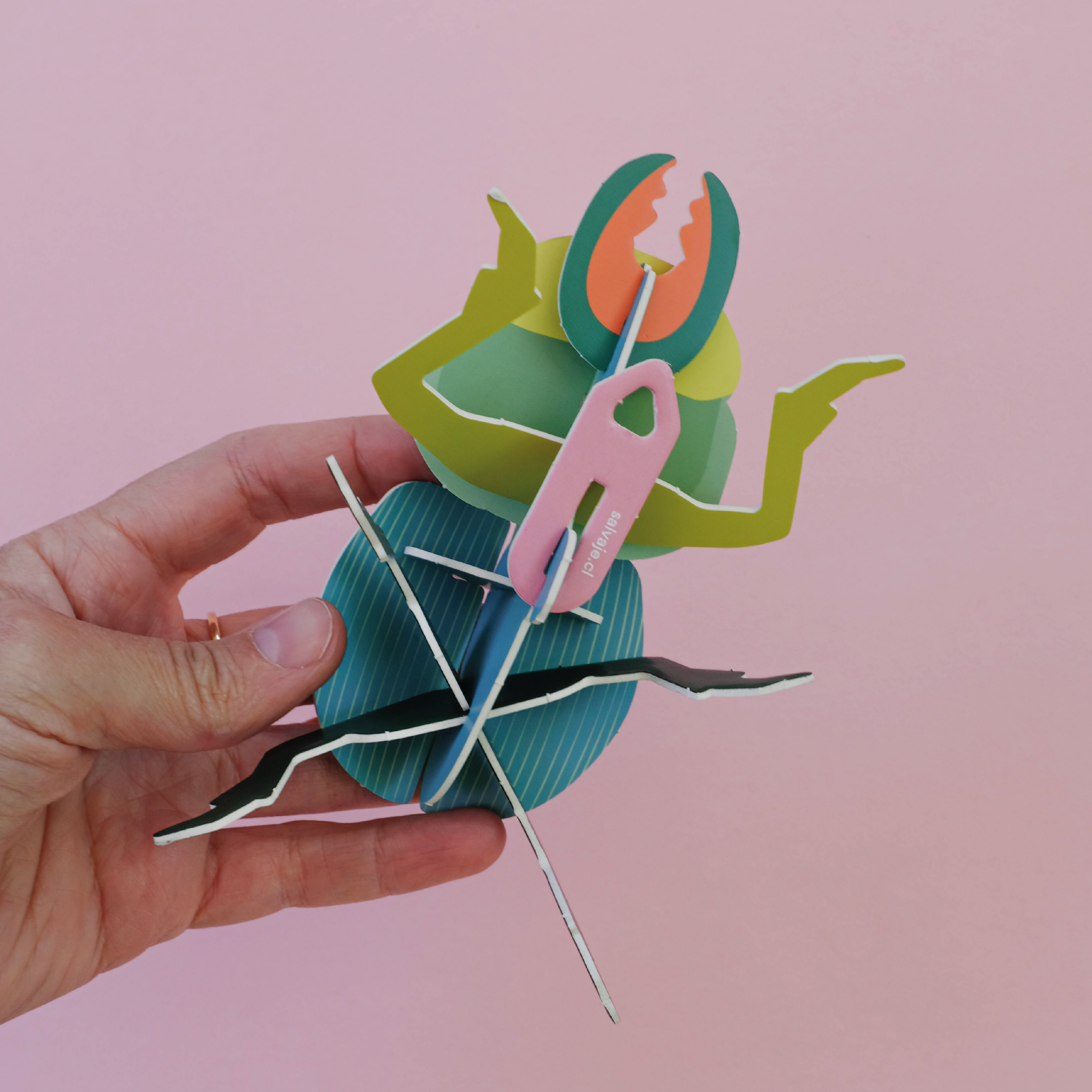 Escarabajo borrachito para armar - Creado en Chile