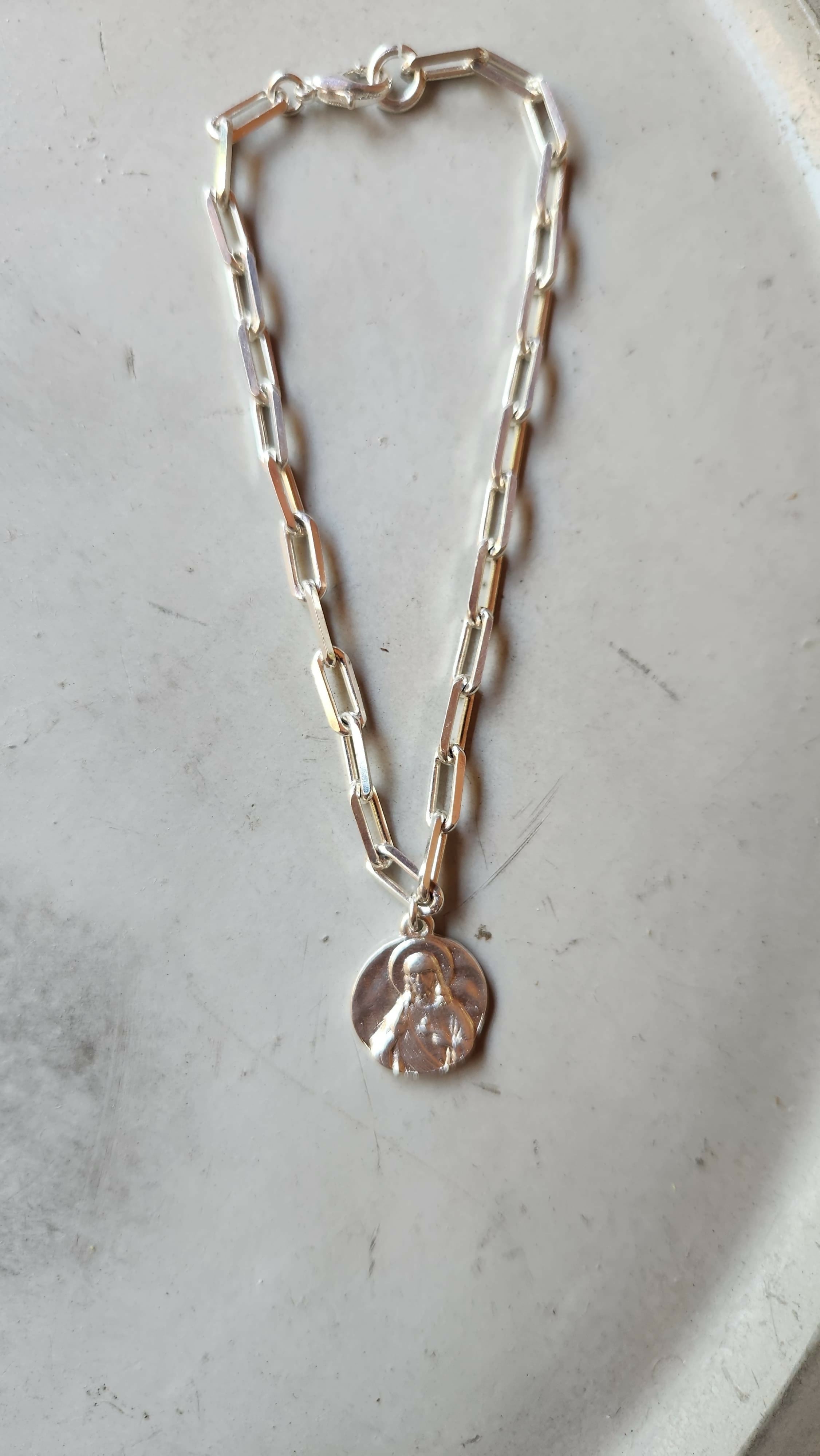 Pulsera eslabones con Sagrado Corazón baño plata