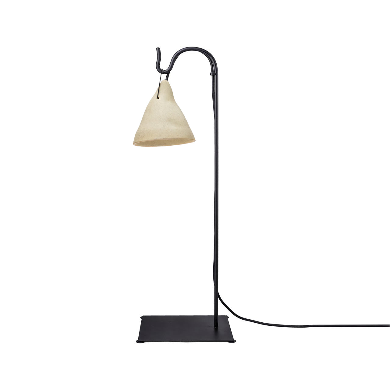 Lámpara Ruca Base Fierro Mesa (75cms de alto)